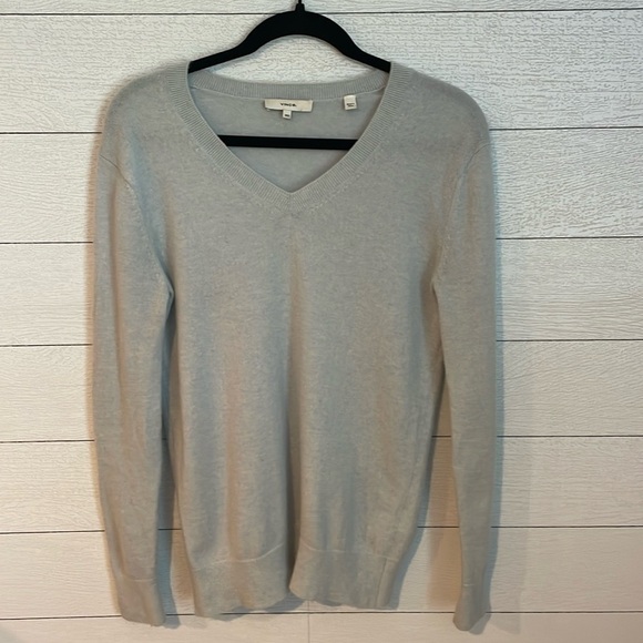 Vince 100% Cashmere Grey Blue V-neck Sweater Size XXS - Picture 1 of 10